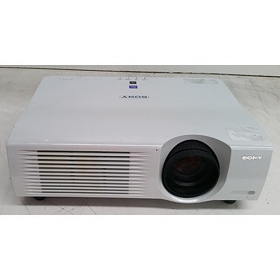 Sony (VPL-PX35) XGA 3LCD Projector