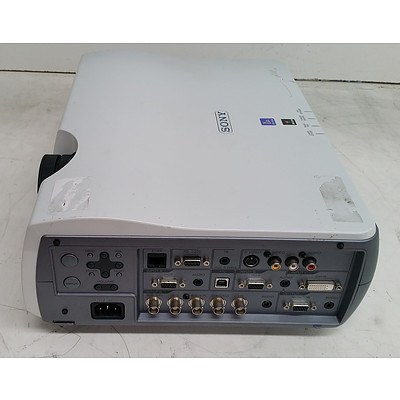 Sony (VPL-PX35) XGA 3LCD Projector