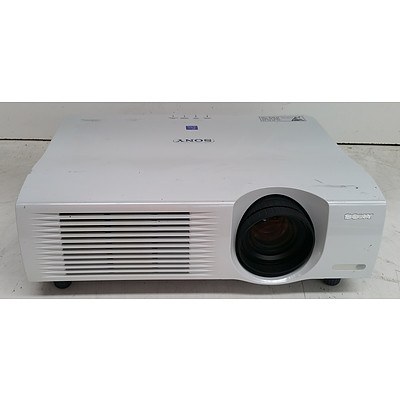 Sony (VPL-PX35) XGA 3LCD Projector