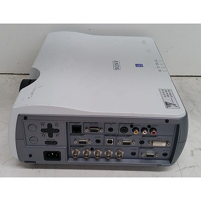 Sony (VPL-PX35) XGA 3LCD Projector
