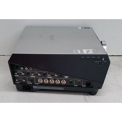 Sony (VPL-FW41) WXGA 3LCD Projector