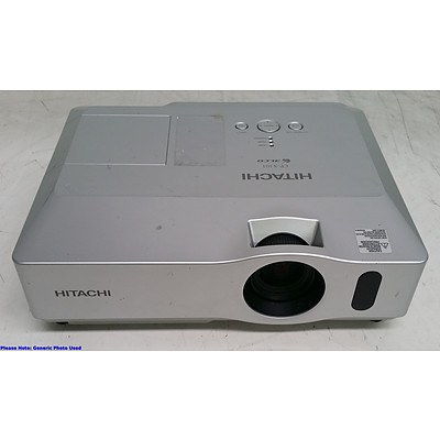 Hitachi (CP-X301) XGA 3LCD Projector