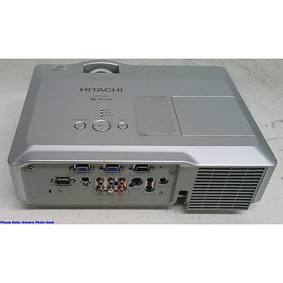 Hitachi (CP-X301) XGA 3LCD Projector