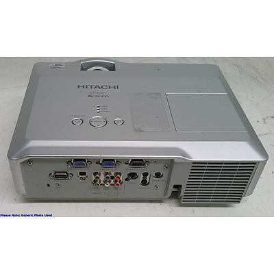 Hitachi (CP-X301) XGA 3LCD Projector