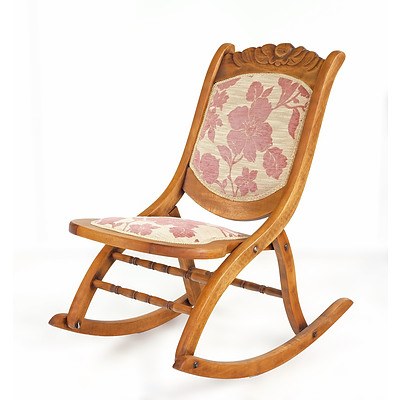 Early 1900s American Maple Rocking Chair