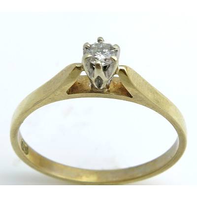 Vintage Diamond Ring - 9ct Gold