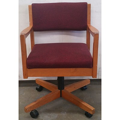 Doerner timber office chair - Lot Of 8