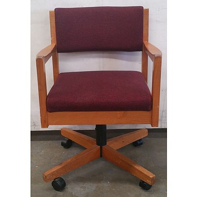 Doerner timber office chair - Lot Of 14