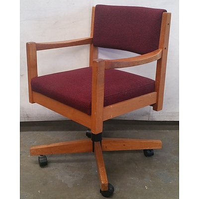 Doerner timber office chair - Lot Of 14