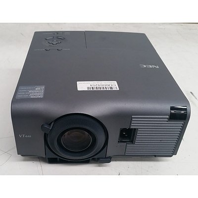 NEC VT440K SVGA 3LCD Projector