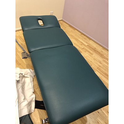 Athlegen Pro Lift 930 Treatment Table RRP $3000+