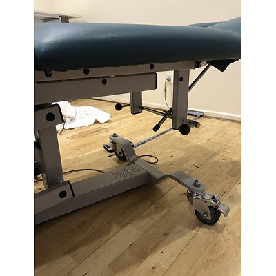 Athlegen Pro Lift 930 Treatment Table RRP $3000+