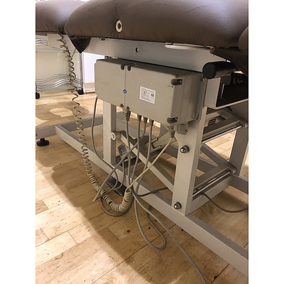 Athlegen ProLift Acess RMS Bodywork Table RRP $4000+