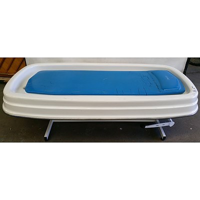 Cosmopro Hydraulic Wet Treatment Bed