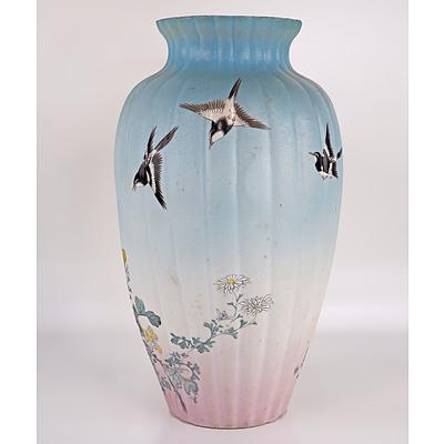 Japanese Kutani Vase of Exhibition Quality, Early 20th Century