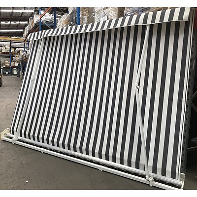 2.95 Metre Grey & White Stripped Awning