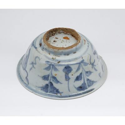 Chinese Late Ming Blue and White Bowl Decorated with Two Lions, 16th Century