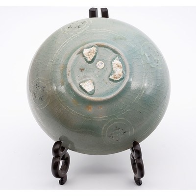 Korean Slip Inlaid Celadon Dish, Koryo Goryeo Dynasty (918-1392) 