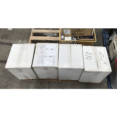 Group of Four Free Standing Solar Street Lanterns (Boxed)