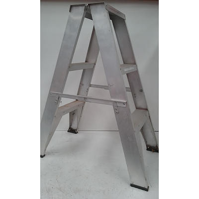 Meteor 900mm A-Frame Step Ladder