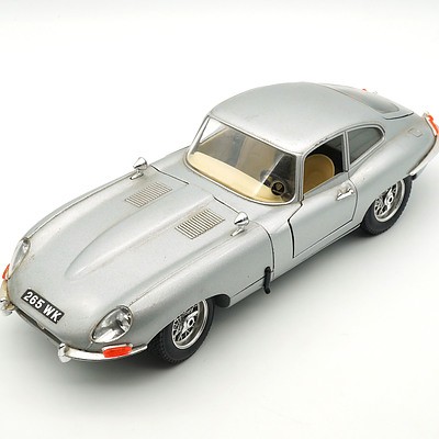 Burago 1:18 1961 Jaguar E Type