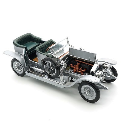 Franklin Mint 1:24 Diecast 1907 Rolls Royce Silver Ghost with COA