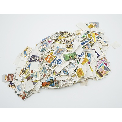 Large Quantity of Australian Stamps