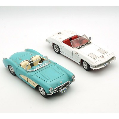 Burago 1:24 Chevrolet 1957 Corvette and a Revell 1:24 Corvette Stingray