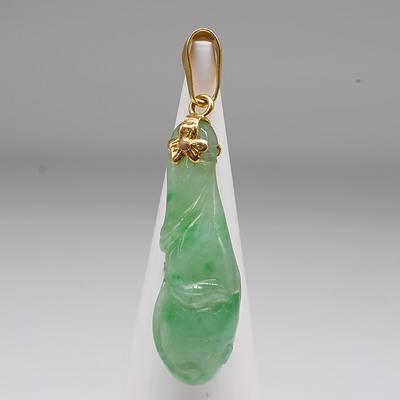 Chinese 14ct Yellow Gold and Jadeite Pendant