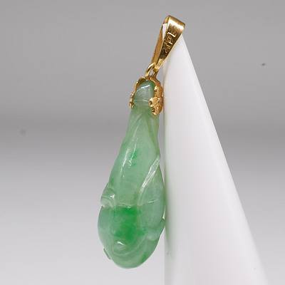 Chinese 14ct Yellow Gold and Jadeite Pendant