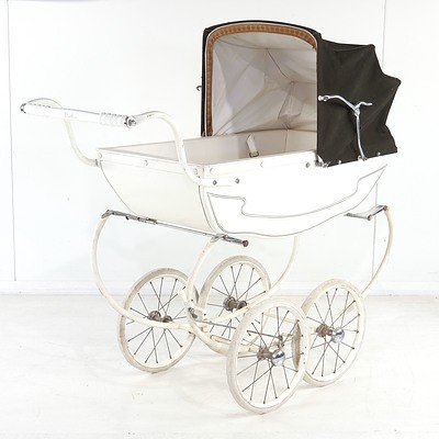 Vintage Silver Cross Coach Built Dolls Pram Circa 1950s-60s
