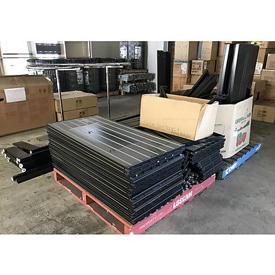 MAXe Assorted Black Slat Wall Shelving