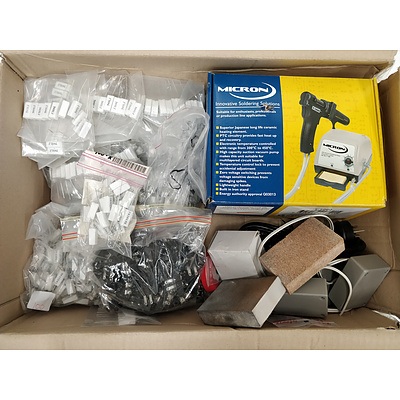 Lot of 3 boxes - Electrical equipment