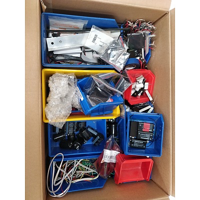 Lot of 3 boxes - Electrical equipment (2)