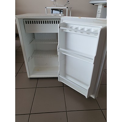 NEC FR-083 75L Bar Fridge