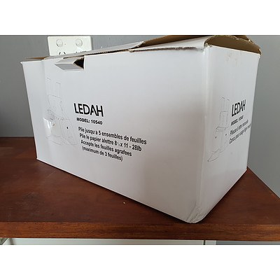 LEDAH 10540 Manual Paper/Letter Folder - New - RRP $280