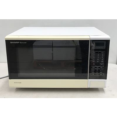Sharp Carousel 1100W Microwave Oven