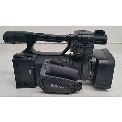 Sony (HXR-NX5P) NXCam Digital HD Video Camera Recorder