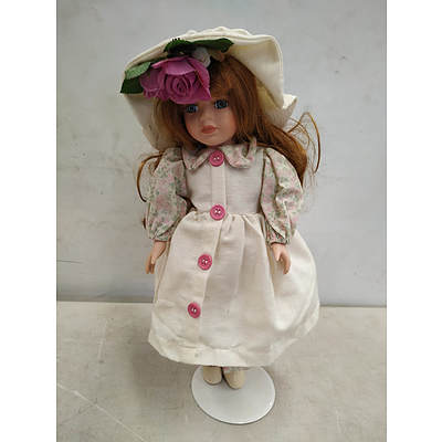 Collectible Dolls Lot of 10