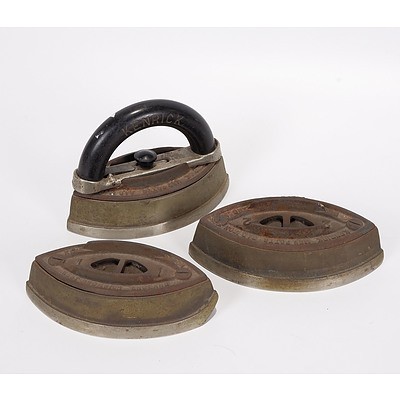Kenrick Mrs Potts Sad Iron, with Removable Black Wooden Handle and Iron Bases No 1, 2 and 3, West Bromwich, England