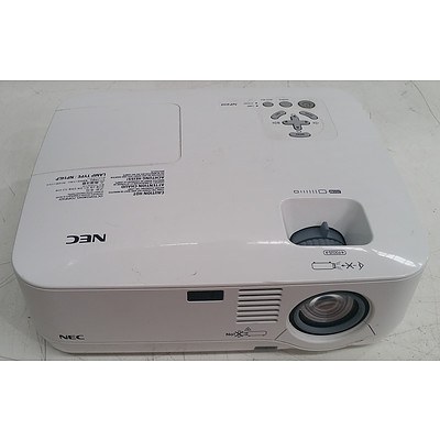 NEC (NP410) XGA 3LCD Projector