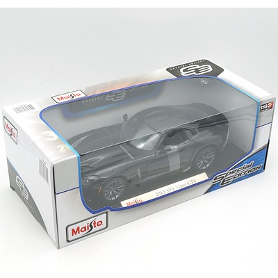 Brand New Maisto Special Edition 1:18 Diecast 2013 SRT Viper GTS