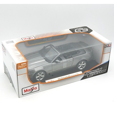 Brand New Maisto Special Edition 1:18 Diecast 2010 Ford Mustang Grey