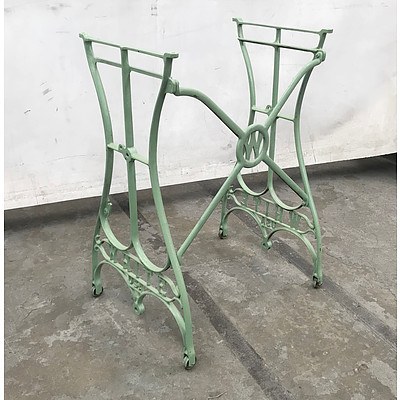 White USA Sewing Table with Marble Top