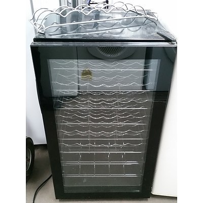 Lumina LUTW-16EQ 126L Display Wine Cooler