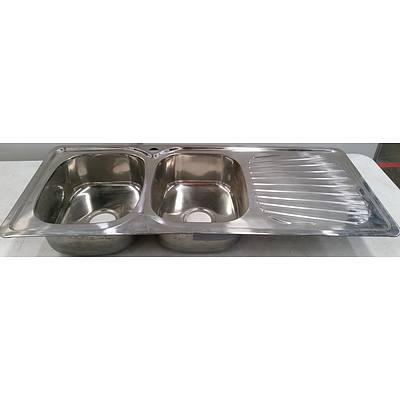 Stainless Steel Undermount Double Bowl Kitchen Sink