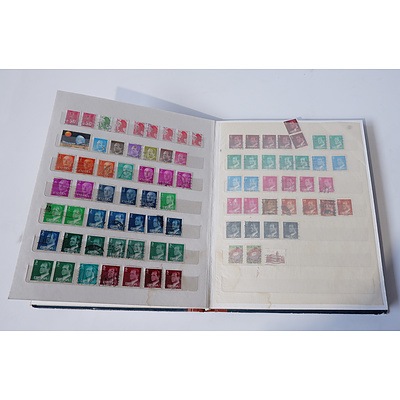 International Stamp Album with 400+ Stamps, Including Spain, USA, Greneda and More
