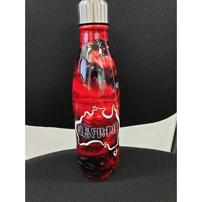 Customised drink bottle with #SLABSFORHEROES logo II