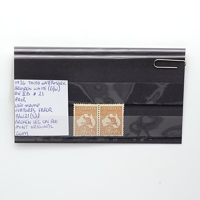 A Pair of 1926 Third Water Mark Brusden White (B/W) Die IIB, Right Stamp Features Error B/W21(3)d: Broken Leg on Kangaroo