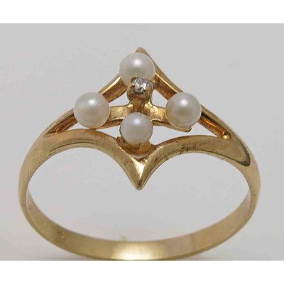 9ct Gold Pearl & Diamond Ring